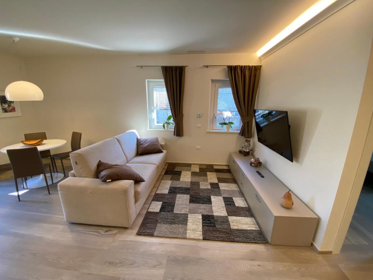 Emilius Apartment *
